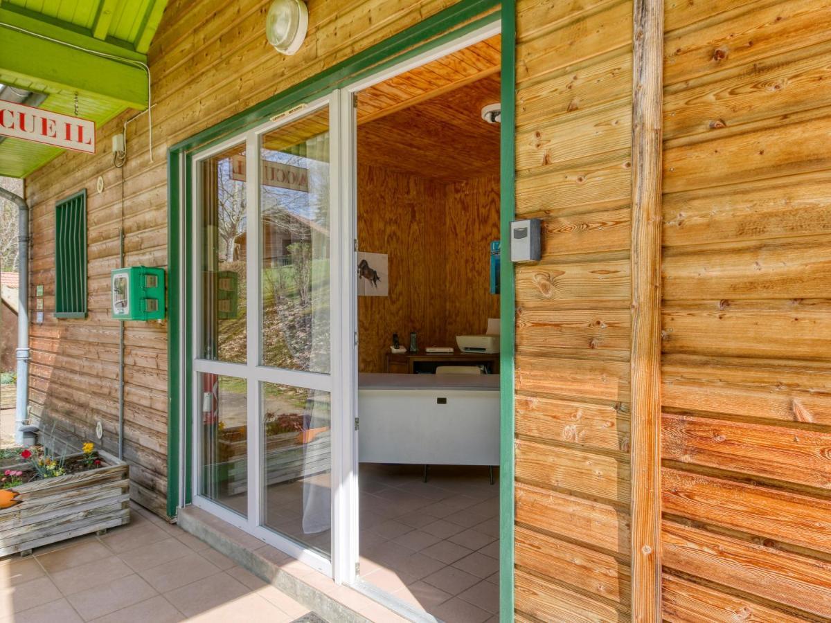Vacanceole - Les Chalets De La Chazotte Saint-Jacques-dʼAmbur Exterior foto